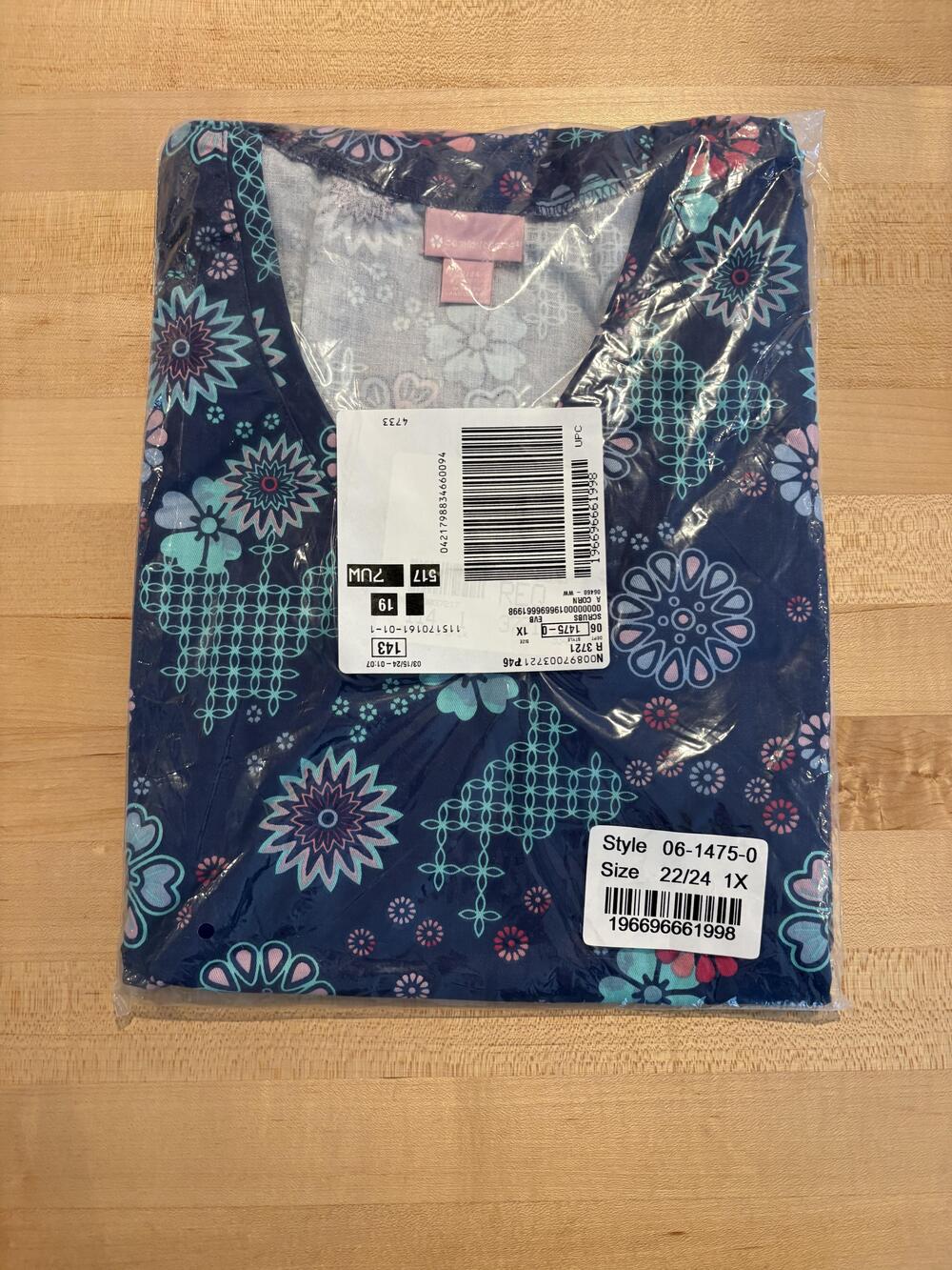 Comfort Choice Scrub Top Womens 1X Blue Floral Print V-Neck Short Sleeve Medical